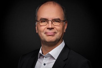 Employee of LASER COMPONENTS Germany GmbH