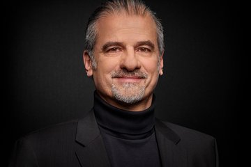 Employee of LASER COMPONENTS Germany GmbH