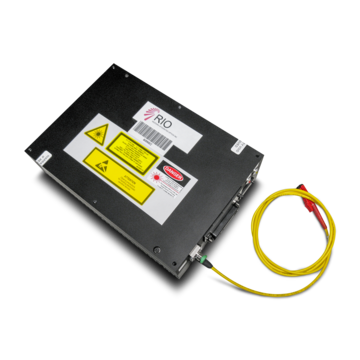 Laser source in compact housing for stable optical output power