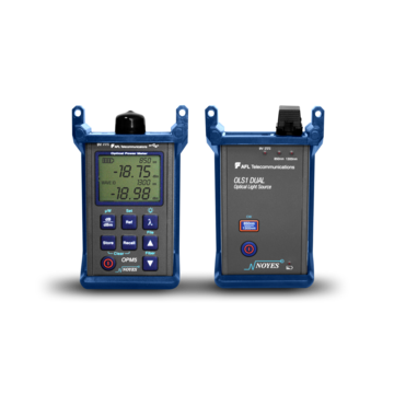A test kit consisting of a power meter and LED source, both in blue protective housings, connected via a test fiber.