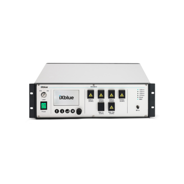 Reference transmitter for PAM-4 signals