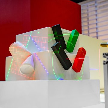 Schema zum Aufbau und zur Arbeitsweise eines Laser?Scheinwerfers im Fahrzeug